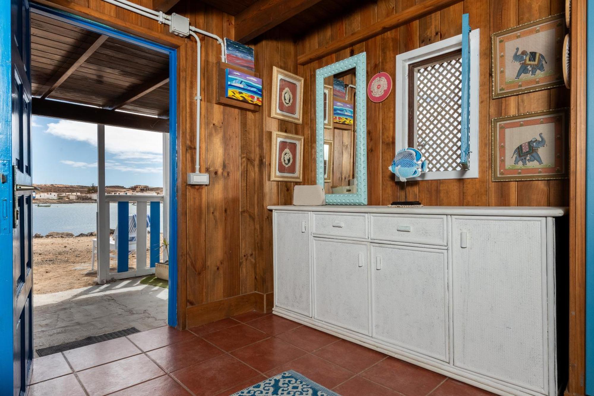 Cabin In Front Of Idyllic Majanicho Beach Exterior photo